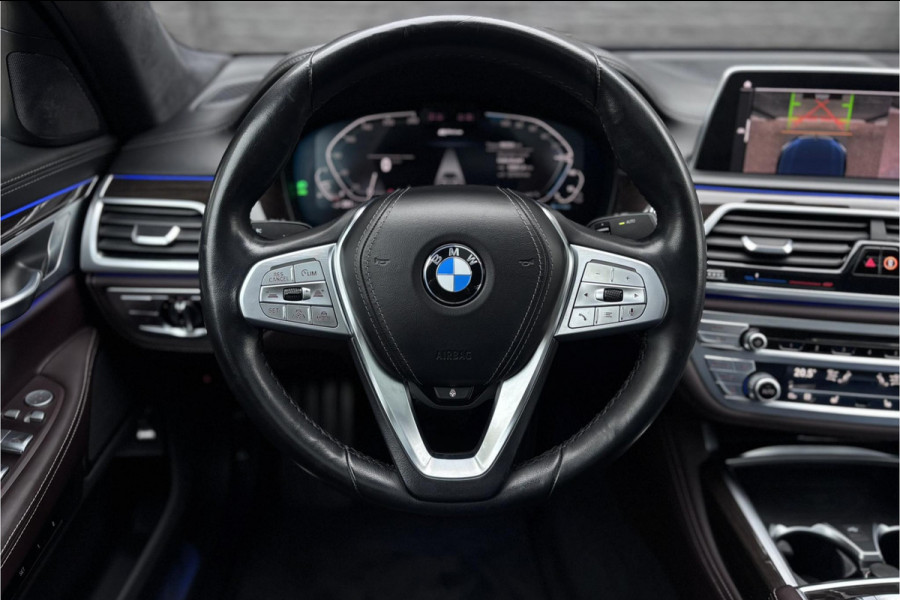 BMW 7 Serie 745e High Executive | Schuif-Kanteldak | 4-WS | Comfortleder | Soft-Close | Head-Up | Alcantara hemel