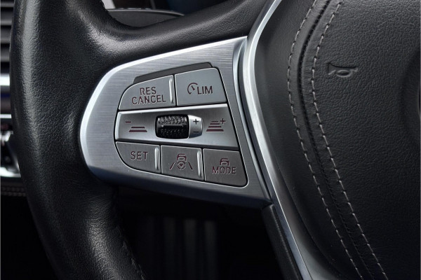 BMW 7 Serie 745e High Executive | Schuif-Kanteldak | 4-WS | Comfortleder | Soft-Close | Head-Up | Alcantara hemel