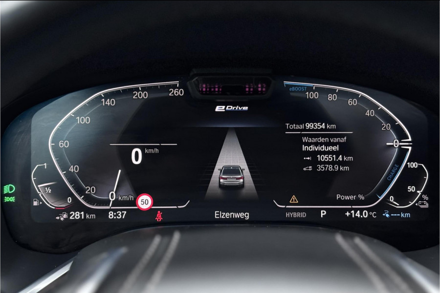 BMW 7 Serie 745e High Executive | Schuif-Kanteldak | 4-WS | Comfortleder | Soft-Close | Head-Up | Alcantara hemel