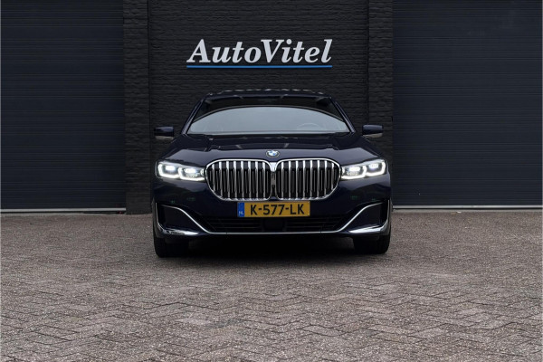 BMW 7 Serie 745e High Executive | Schuif-Kanteldak | 4-WS | Comfortleder | Soft-Close | Head-Up | Alcantara hemel