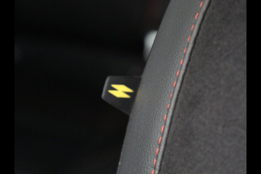 Renault Arkana 1.6 E-Tech Hybrid 145 R.S. Line | Leder/Alcantara | Trekhaak | Stoelverwarming | Adaptive cruise | Camera | Carplay | Keyless | Park Assist | Full LED | Navigatie | Stuurverwarming