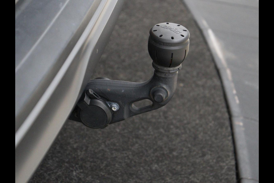 Renault Arkana 1.6 E-Tech Hybrid 145 R.S. Line | Leder/Alcantara | Trekhaak | Stoelverwarming | Adaptive cruise | Camera | Carplay | Keyless | Park Assist | Full LED | Navigatie | Stuurverwarming