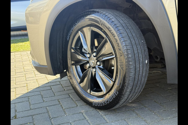 Lexus UX 250h 184pk Luxury Line | Stoel + Stuurverwarming, Parkeersensoren, Keyless, DAB, Adaptive cruise control