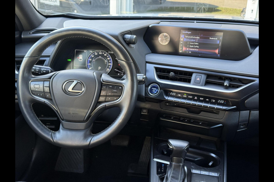 Lexus UX 250h 184pk Luxury Line | Stoel + Stuurverwarming, Parkeersensoren, Keyless, DAB, Adaptive cruise control