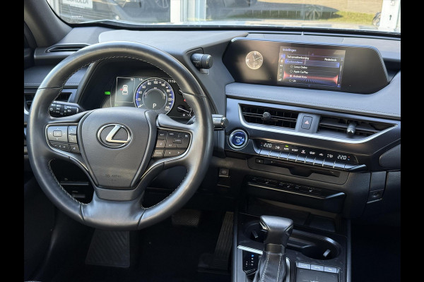 Lexus UX 250h 184pk Luxury Line | Stoel + Stuurverwarming, Parkeersensoren, Keyless, DAB, Adaptive cruise control