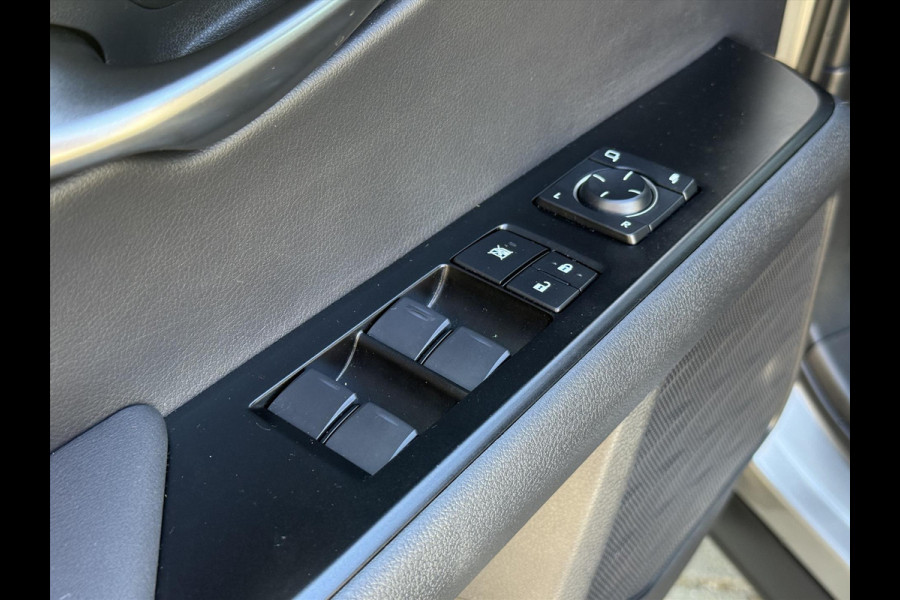 Lexus UX 250h 184pk Luxury Line | Stoel + Stuurverwarming, Parkeersensoren, Keyless, DAB, Adaptive cruise control