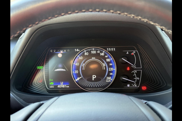 Lexus UX 250h 184pk Luxury Line | Stoel + Stuurverwarming, Parkeersensoren, Keyless, DAB, Adaptive cruise control