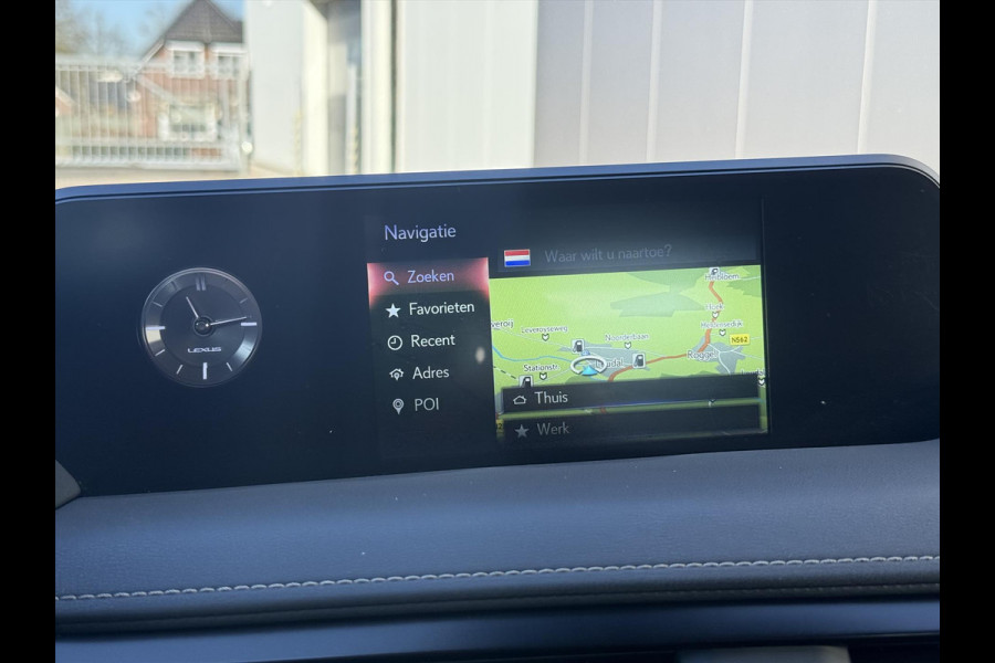 Lexus UX 250h 184pk Luxury Line | Stoel + Stuurverwarming, Parkeersensoren, Keyless, DAB, Adaptive cruise control