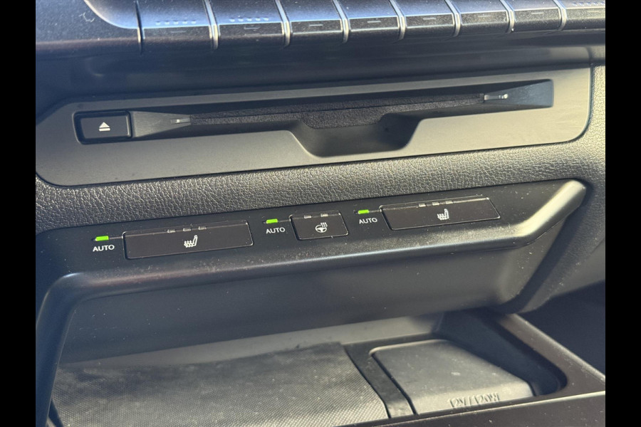 Lexus UX 250h 184pk Luxury Line | Stoel + Stuurverwarming, Parkeersensoren, Keyless, DAB, Adaptive cruise control