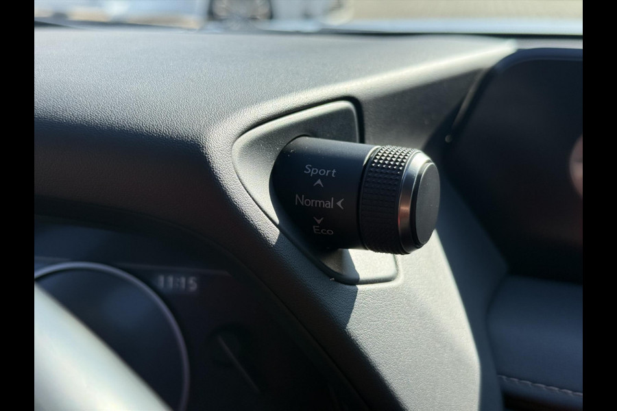 Lexus UX 250h 184pk Luxury Line | Stoel + Stuurverwarming, Parkeersensoren, Keyless, DAB, Adaptive cruise control