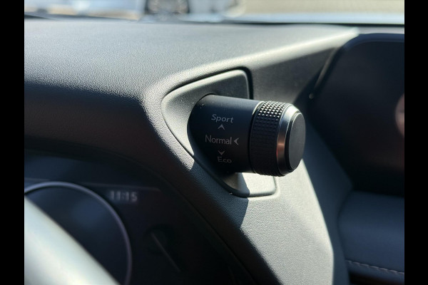 Lexus UX 250h 184pk Luxury Line | Stoel + Stuurverwarming, Parkeersensoren, Keyless, DAB, Adaptive cruise control