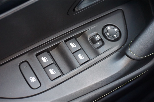 Peugeot 2008 1.2 Hybrid AUTOMAAT GT | 145PK | CAMERA | CARPLAY