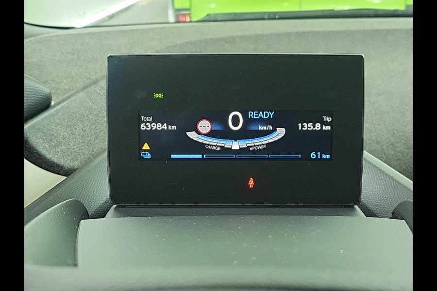 BMW i3 Executive Edition 120Ah 42 kWh | Panoramadak | Stoelverwarming | Adaptive Cruise Control | Navigatie | Keyless | Camera | Parkeersensoren | Warmtepomp | NAP | BTW
