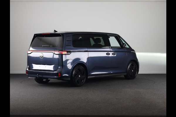 Volkswagen ID. Buzz GTX 86 kWh LWB 7p. 340 pk | SoH 100% | Verlengde garantie | Navigatie | Trekhaak (wegklapbaar) | Parkeersensoren (Park assist) | Achteruitrijcamera | Stoelverwarming v/a |
