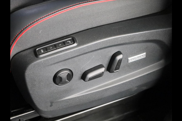 Volkswagen ID. Buzz GTX 86 kWh LWB 7p. 340 pk | SoH 100% | Verlengde garantie | Navigatie | Trekhaak (wegklapbaar) | Parkeersensoren (Park assist) | Achteruitrijcamera | Stoelverwarming v/a |