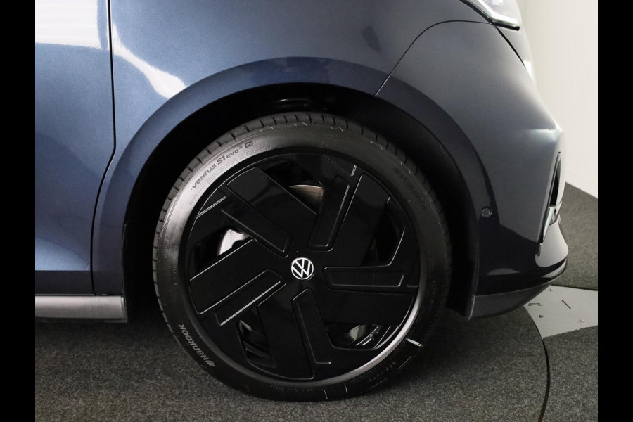 Volkswagen ID. Buzz GTX 86 kWh LWB 7p. 340 pk | SoH 100% | Verlengde garantie | Navigatie | Trekhaak (wegklapbaar) | Parkeersensoren (Park assist) | Achteruitrijcamera | Stoelverwarming v/a |