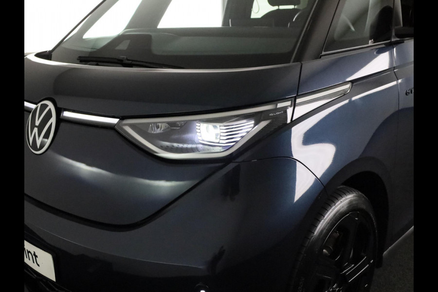Volkswagen ID. Buzz GTX 86 kWh LWB 7p. 340 pk | SoH 100% | Verlengde garantie | Navigatie | Trekhaak (wegklapbaar) | Parkeersensoren (Park assist) | Achteruitrijcamera | Stoelverwarming v/a |