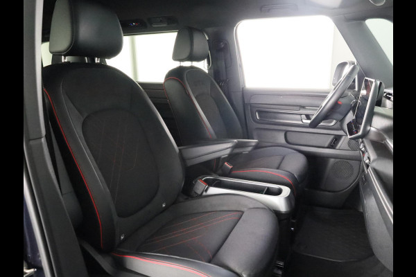 Volkswagen ID. Buzz GTX 86 kWh LWB 7p. 340 pk | SoH 100% | Verlengde garantie | Navigatie | Trekhaak (wegklapbaar) | Parkeersensoren (Park assist) | Achteruitrijcamera | Stoelverwarming v/a |