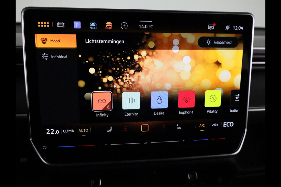 Volkswagen ID. Buzz GTX 86 kWh LWB 7p. 340 pk | SoH 100% | Verlengde garantie | Navigatie | Trekhaak (wegklapbaar) | Parkeersensoren (Park assist) | Achteruitrijcamera | Stoelverwarming v/a |