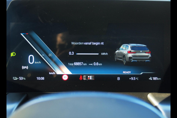 BMW iX1 xDrive30 Launch Edition 67 kWh | M-Pakket | Harman Kardon | Sfeerverlichting | Camera | Apple Carplay | NL-Auto |