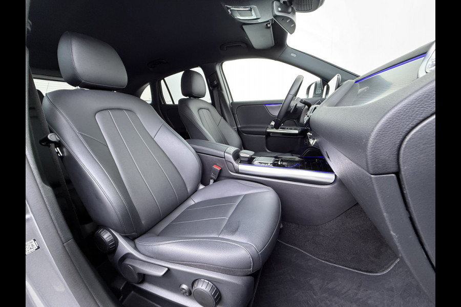 Mercedes-Benz GLA 250e Luxury // Trekhaak // Carplay // Camera // Sfeerverlichting // Widescreen Dashbord