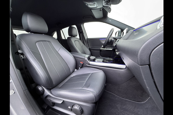 Mercedes-Benz GLA 250e Luxury // Trekhaak // Carplay // Camera // Sfeerverlichting // Widescreen Dashbord