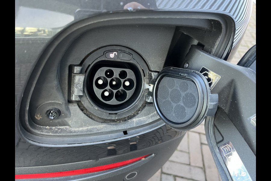 Mercedes-Benz GLC 300e 4MATIC Business Solution