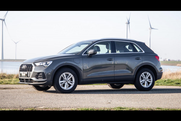 Audi Q3 45 TFSI e edition AUTOMAAT / PLUG IN HYBRID / STOELVERWARMING / LEER / VIRTUAL COCKPIT / CRUISE CONTROLE / DEALER ONDERHOUDEN