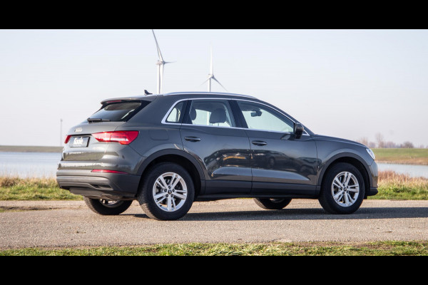 Audi Q3 45 TFSI e edition AUTOMAAT / PLUG IN HYBRID / STOELVERWARMING / LEER / VIRTUAL COCKPIT / CRUISE CONTROLE / DEALER ONDERHOUDEN