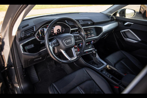 Audi Q3 45 TFSI e edition AUTOMAAT / PLUG IN HYBRID / STOELVERWARMING / LEER / VIRTUAL COCKPIT / CRUISE CONTROLE / DEALER ONDERHOUDEN
