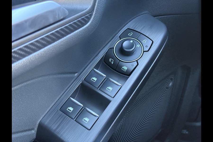 Ford Kuga 2.5 PHEV ST-Line | Orig. NL Auto | Nieuw model! |  Wegklapbare trekhaak (elektrisch bedienbaar) | Winter Pack