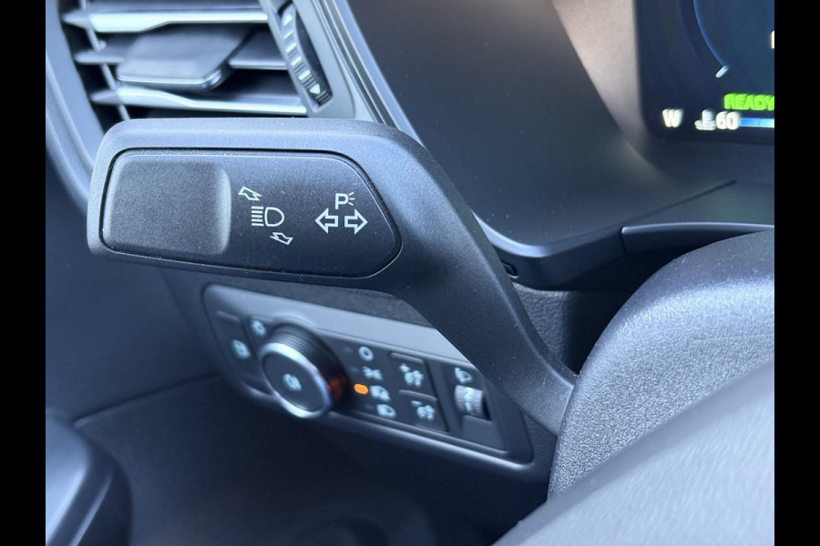 Ford Kuga 2.5 PHEV ST-Line | Orig. NL Auto | Nieuw model! |  Wegklapbare trekhaak (elektrisch bedienbaar) | Winter Pack