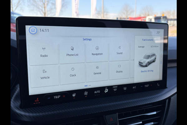 Ford Kuga 2.5 PHEV ST-Line | Orig. NL Auto | Nieuw model! |  Wegklapbare trekhaak (elektrisch bedienbaar) | Winter Pack