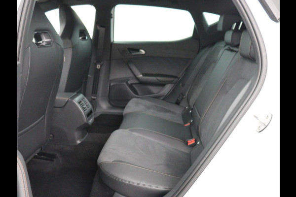 CUPRA Leon 1.5 e-Hybrid Business | Stoelverwarming | Adaptive cruise | Camera | Carplay | Memory | Half leder | Navigatie | Keyless | Sportstoelen | Full LED | Sfeerverlichting | PHEV | Plug In