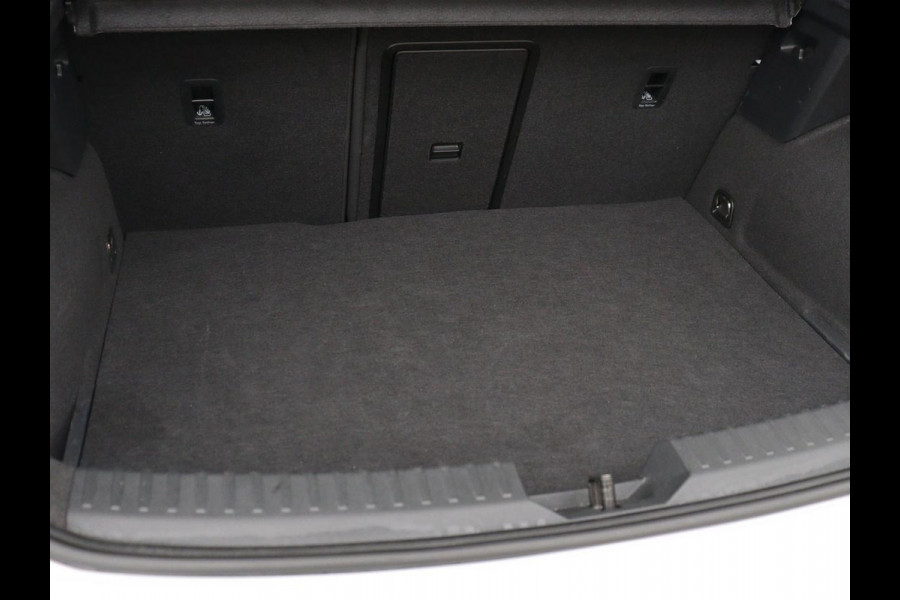 CUPRA Leon 1.5 e-Hybrid Business | Stoelverwarming | Adaptive cruise | Camera | Carplay | Memory | Half leder | Navigatie | Keyless | Sportstoelen | Full LED | Sfeerverlichting | PHEV | Plug In