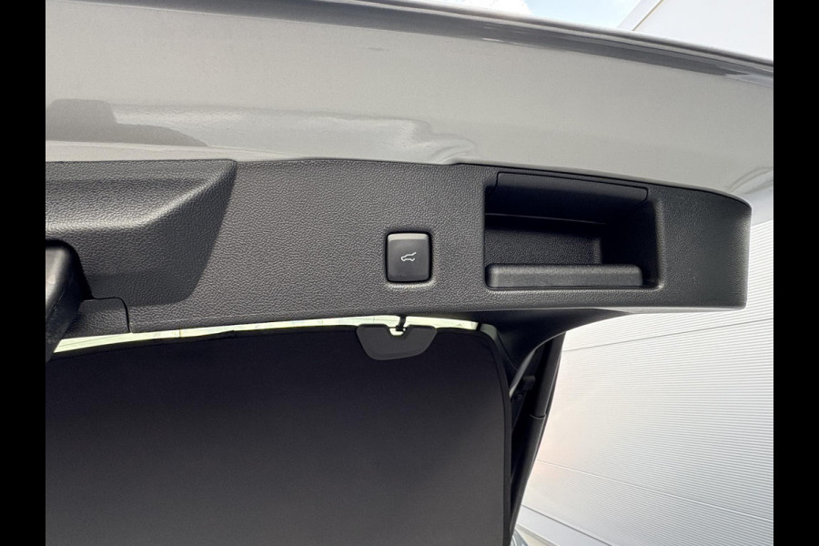 Ford Kuga 2.5 PHEV ST-Line X 243pk | Driver Assistance pack | SYNC 4 Navigatie | Elek. Achterklep | BLIS | AGR Stoelen