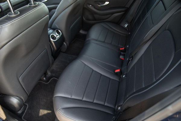 Mercedes-Benz EQC 400 4MATIC Luxury Line 80 kWh CAMERA / MEMMORY / STOELVERWARMING / LEER / DEALER ONDERHOUDEN