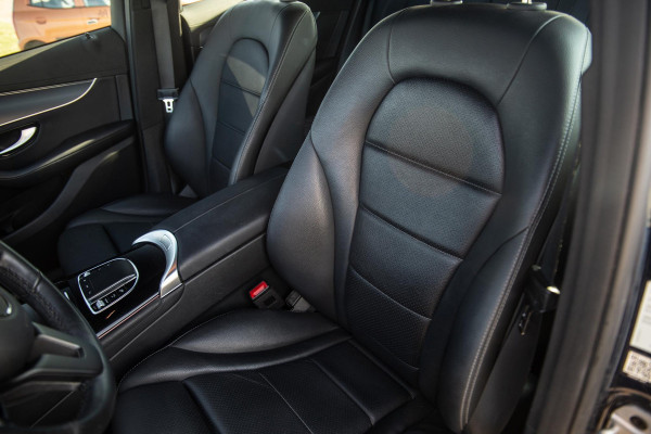 Mercedes-Benz EQC 400 4MATIC Luxury Line 80 kWh CAMERA / MEMMORY / STOELVERWARMING / LEER / DEALER ONDERHOUDEN