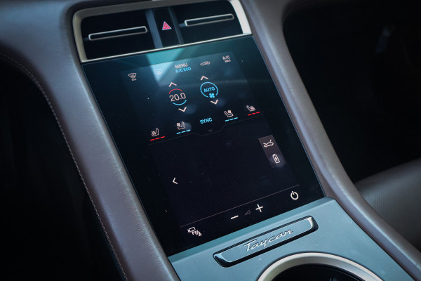 Porsche Taycan Turbo 93 kWh | PASSENGER DISPLAY | ADAPTIVE CRUISE | STOELVERWAMING & VERKOELING | 360 CAMERA | BOSE AUDIO |