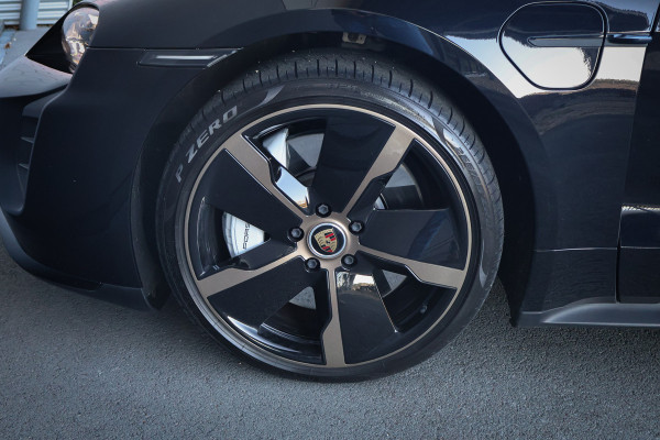 Porsche Taycan Turbo 93 kWh | PASSENGER DISPLAY | ADAPTIVE CRUISE | STOELVERWAMING & VERKOELING | 360 CAMERA | BOSE AUDIO |