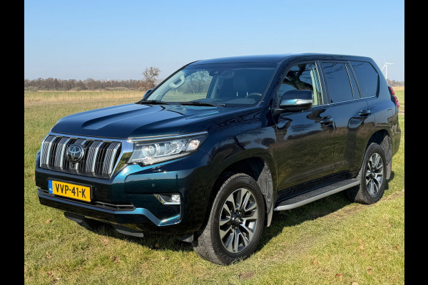 Toyota Land Cruiser 150 2.8 D-4D-F Professional Window Van