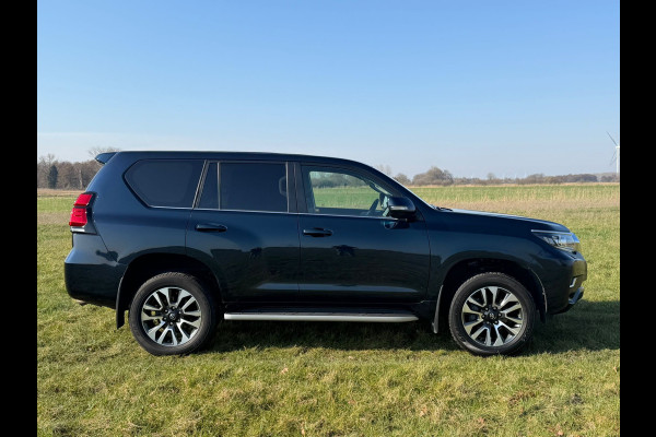 Toyota Land Cruiser 150 2.8 D-4D-F Professional Window Van