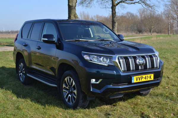 Toyota Land Cruiser 150 2.8 D-4D-F Professional Window Van