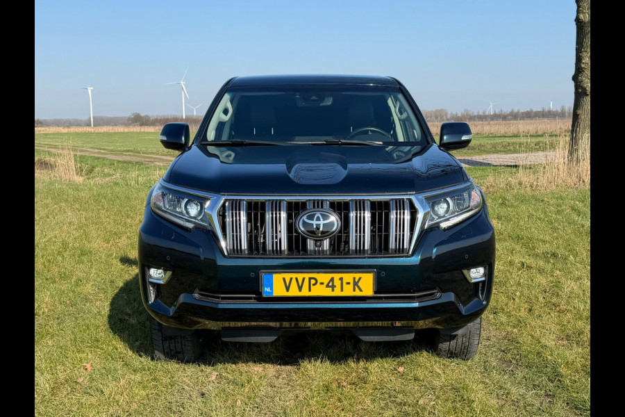 Toyota Land Cruiser 150 2.8 D-4D-F Professional Window Van