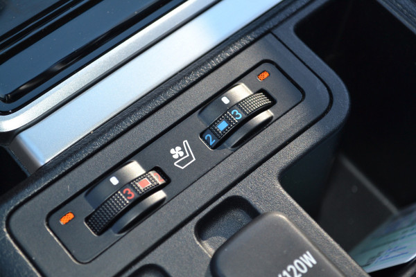 Toyota Land Cruiser 150 2.8 D-4D-F Professional Window Van