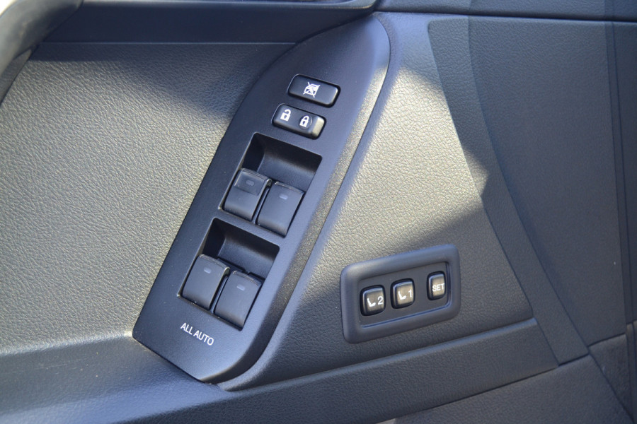 Toyota Land Cruiser 150 2.8 D-4D-F Executive Window Van