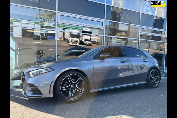 Mercedes-Benz A-Klasse 180 Business Solution AMG Pano,sfeerverlichting