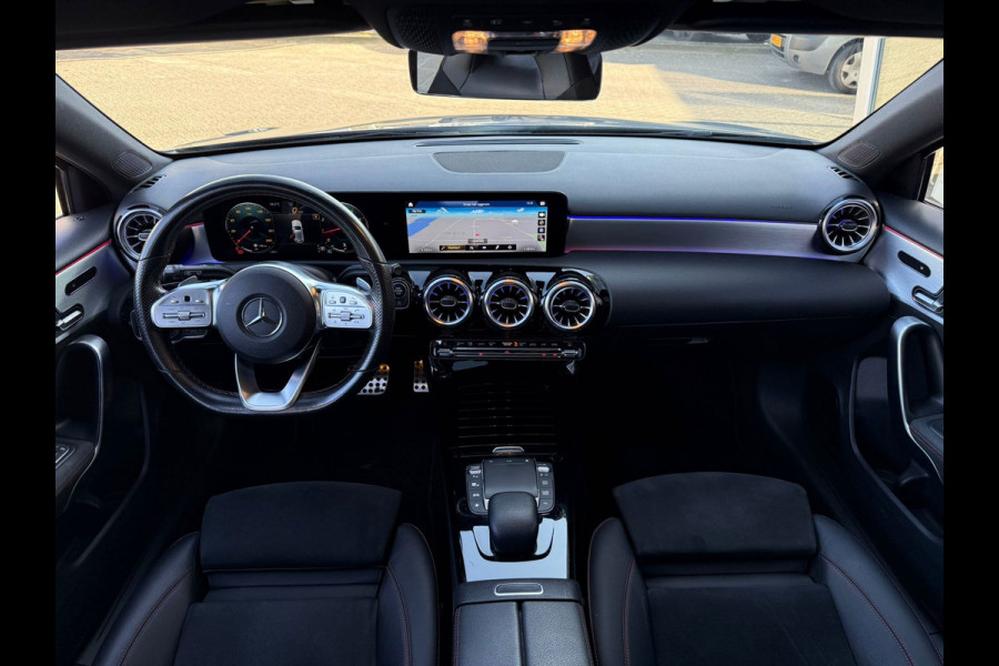 Mercedes-Benz A-Klasse 180 Business Solution AMG Pano,sfeerverlichting