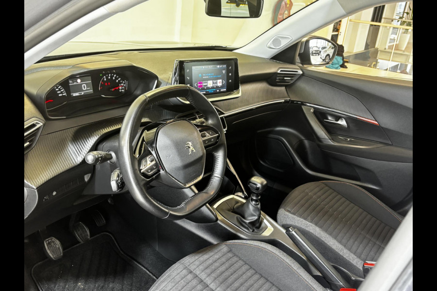 Peugeot 2008 1.2 PureTech Active Navigatie | Cruise control | Android auto / Apple carplay | Parkeersensoren achter