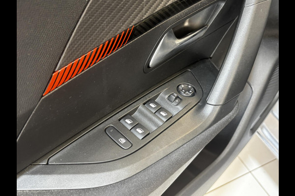 Peugeot 2008 1.2 PureTech Active Navigatie | Cruise control | Android auto / Apple carplay | Parkeersensoren achter